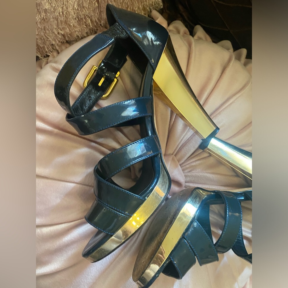 🎀 Made in ITALY Michael Kors Heels Shoes Size 7 M Gorgeous patent leather color - Picture 3 of 12